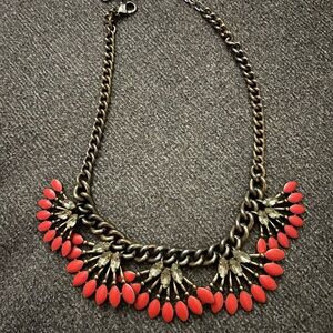 Stella & Dot coral & gold statement necklace